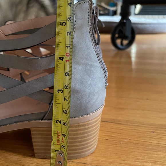 TG gladiator heel sandals, size 8.5. Gently worn. - Picture 10 of 10